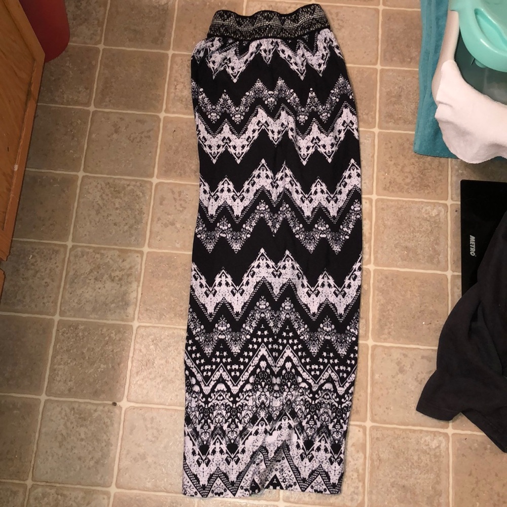 black and white Vanity brand maxi skirt size M